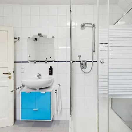 Modern Trifft Altbau, Zentrale An Der Kaiserstrasse, Naehe Frankfurt *